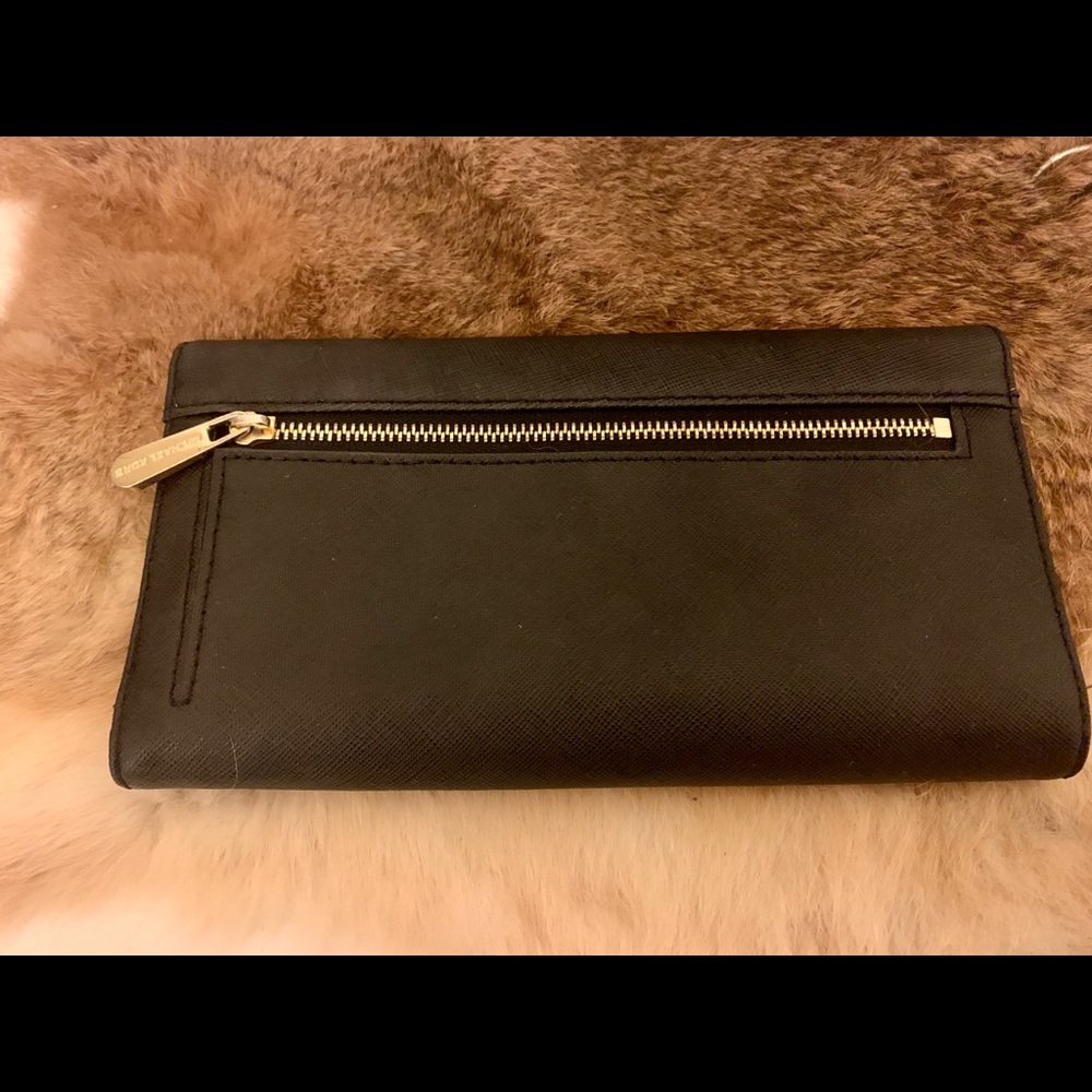 Michael Kors wallet - Picture 2 of 3